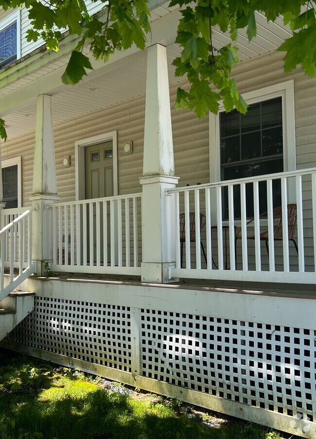 Building Photo - 30 Spruce St