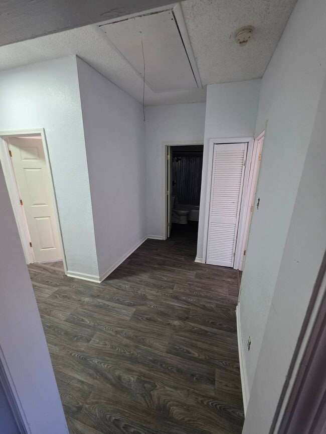 Building Photo - 2900 Center St