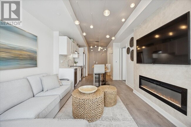 Photo du bâtiment - 705 Davis Dr