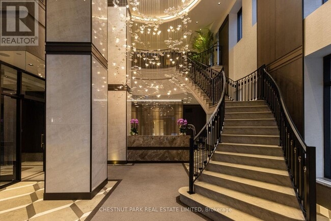 Building Photo - 68 Yorkville Ave