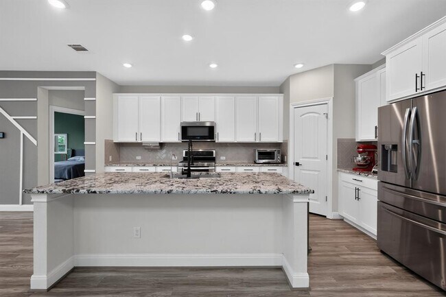 Building Photo - 208 Windom Way