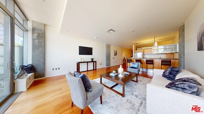 Foto del edificio - 1155 S Grand Ave