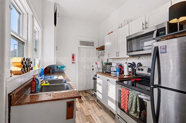 Foto del edificio - 426-428 S Westnedge Ave