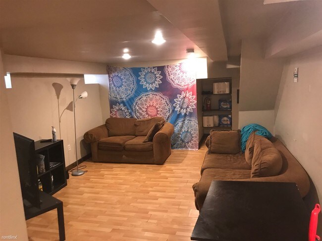 Foto del edificio - 3 br, 1.5 bath Duplex - 251B Semple St