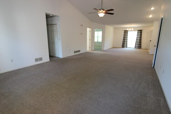 Building Photo - 5190 Louisville Ct