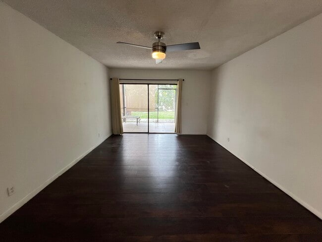 Foto del edificio - 9375 SW 8th St