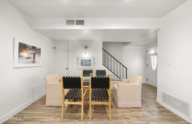 Foto del edificio - 7830 E Rovey Ave