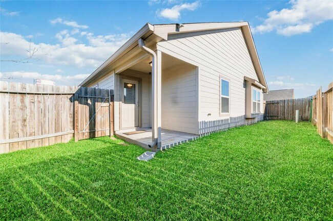Building Photo - 5327 Nero Lake Dr