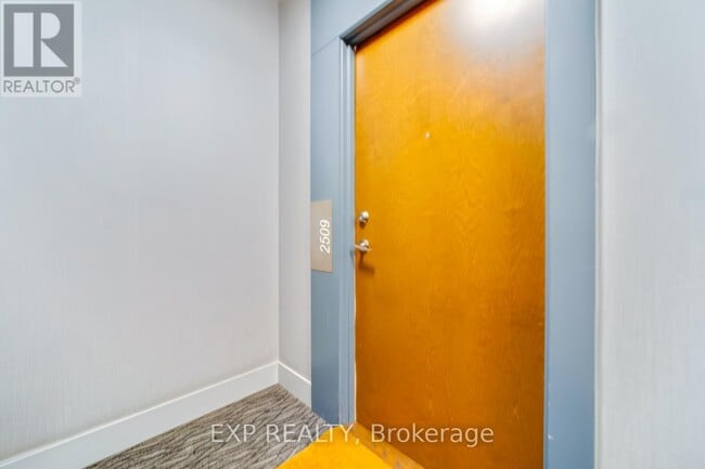 Building Photo - 2212-2212 Lake Shore Blvd W