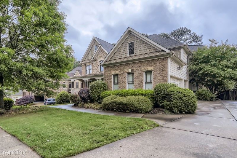 5 br, 5 bath House 4711 Moon Chase Drive House for Rent in Buford