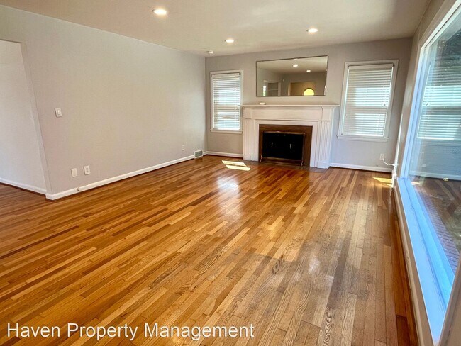 Building Photo - 2 br, 2 bath House - 2632 Harvard Ave E