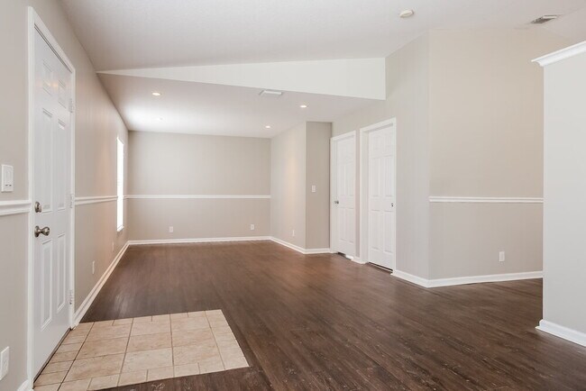 Building Photo - 3589 Quentin Ave