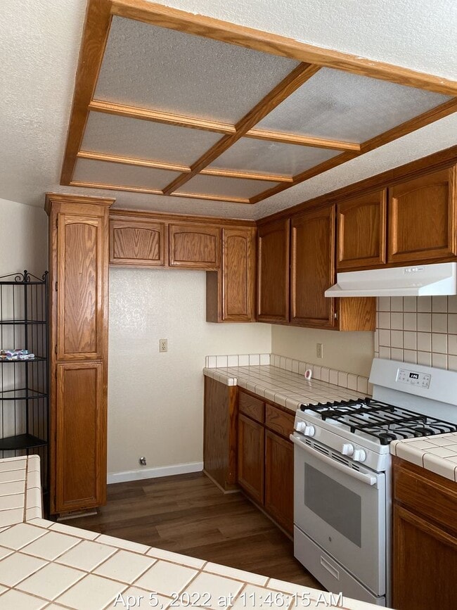 Building Photo - Large Corner Lot