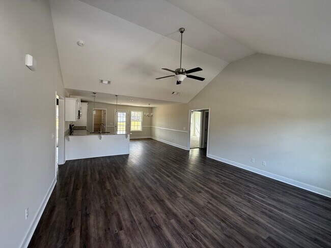 Foto del edificio - 638 Belfast Loop