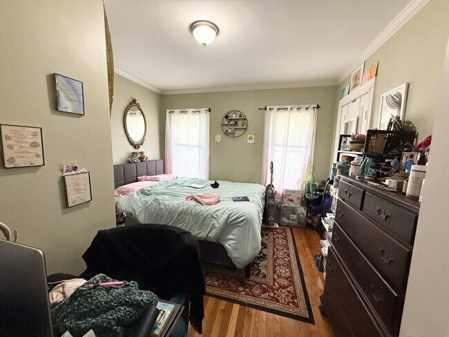 Building Photo - 81 Florence St