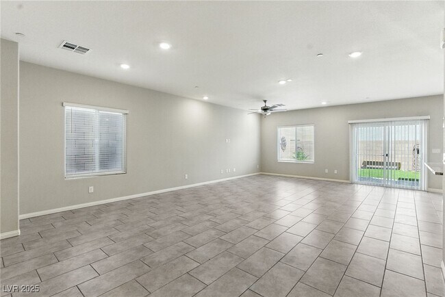 Foto del edificio - 10766 Hickam Ave