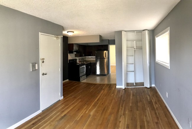 Building Photo - 510 5th Ave