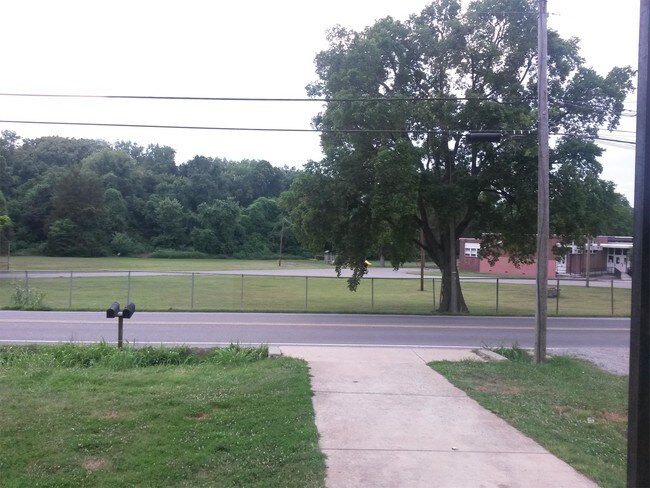 Foto del edificio - 4171 Dodson Chapel Rd