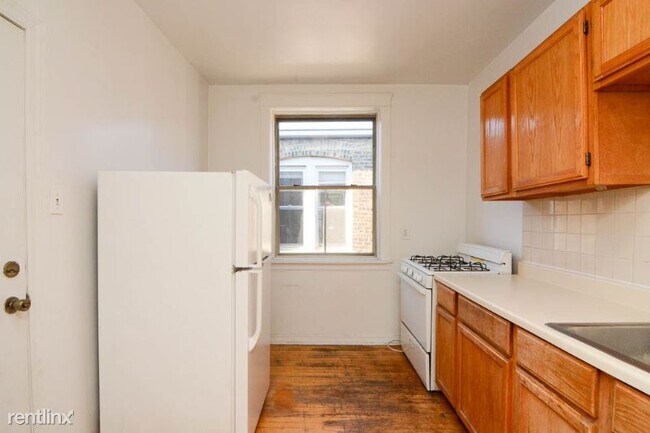 Building Photo - 3004 N Whipple St
