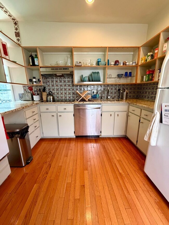Stunning 4-Bedroom Home Nestled in Spruce Hill! Available in Mid-August! - Stunning 4-Bedroom Home Nestled in Spruce Hill! Available in Mid-August!
