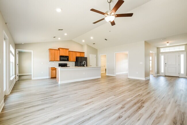 Foto del edificio - 7803 Sloewood Dr