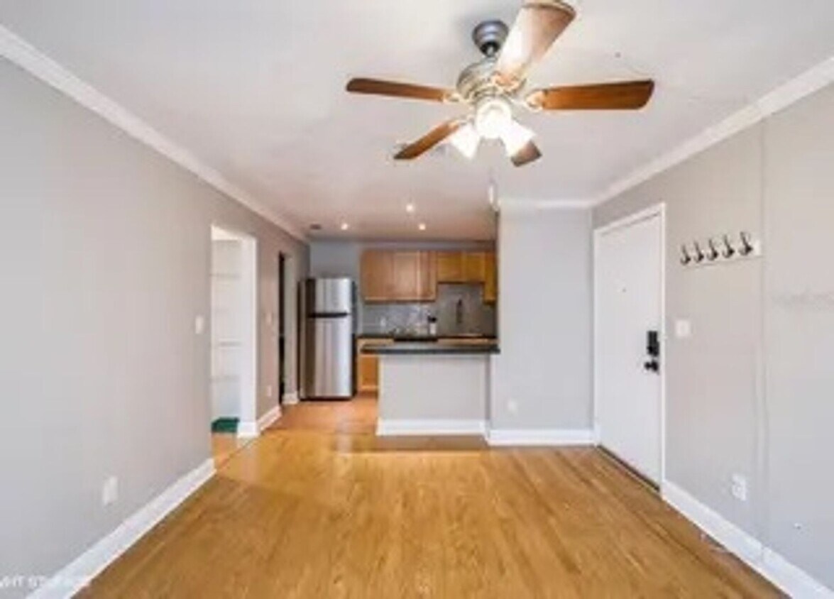 Foto del edificio - LEASE NOW AND ENJOY 50% OFF 2ND MONTH! 1 B...