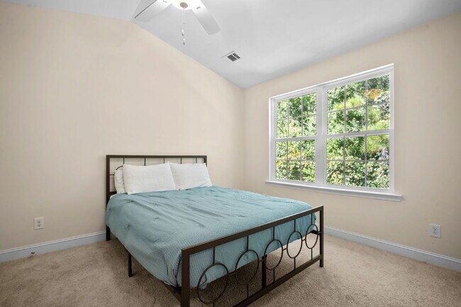 Foto del edificio - 3 Bedroom 2.5 Bath home in Azalea Square