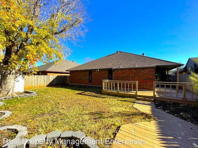 Building Photo - 3 br, 2 bath House - 16917 Valley Crest