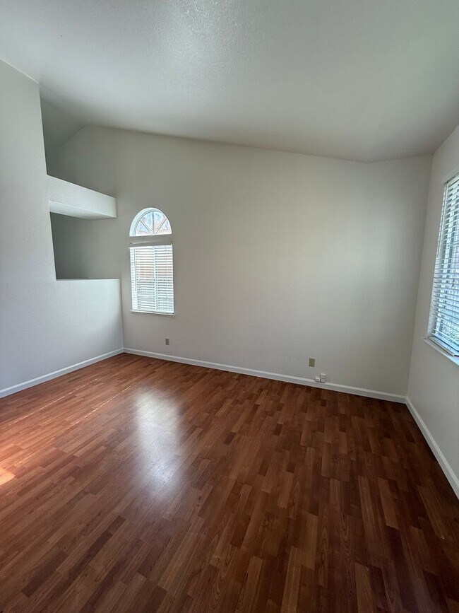 Building Photo - Travis School District