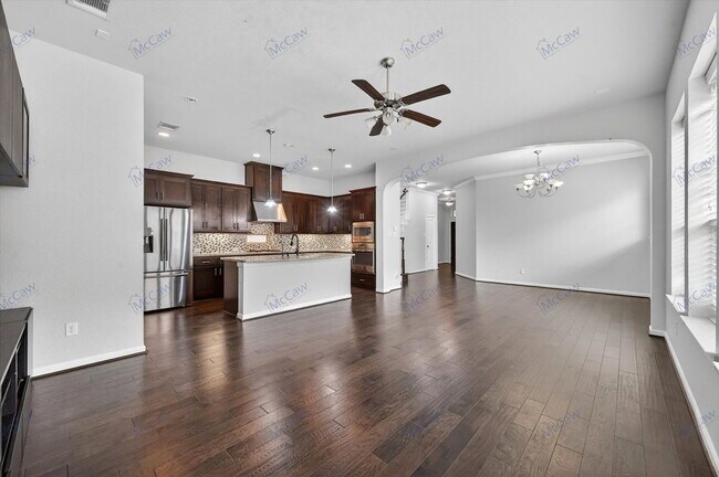 Foto del edificio - 6607 DeLeon St