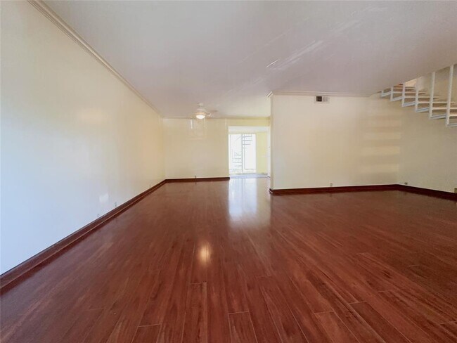 Building Photo - 3108 Vossdale Rd