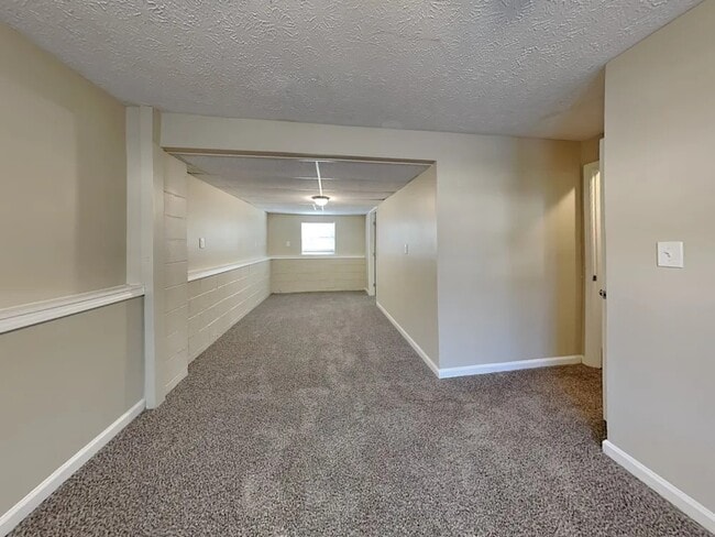 Foto del edificio - 605 Tower Rd