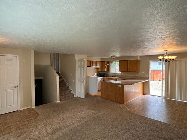 Building Photo - Perrine Duplex