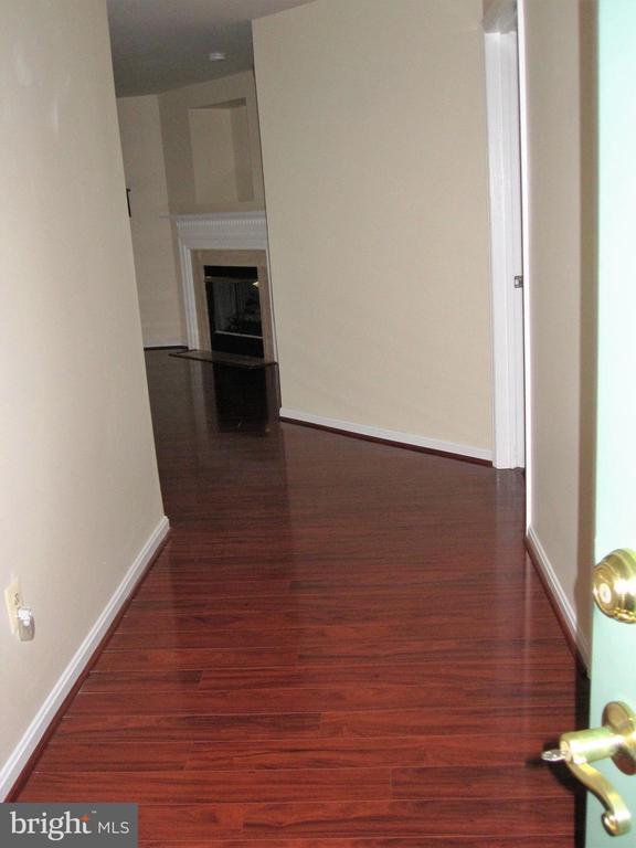 Foto del edificio - 9150 Gracious End Ct