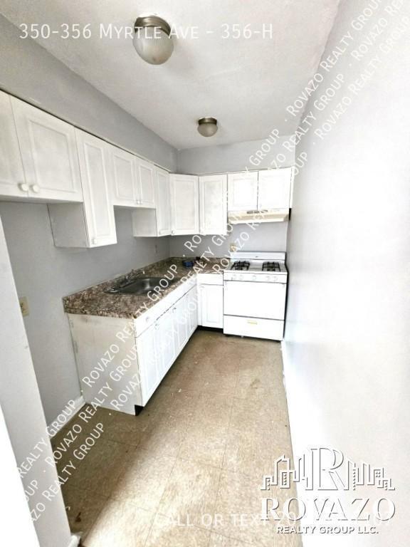 Building Photo - 1 bedroom in Irvington