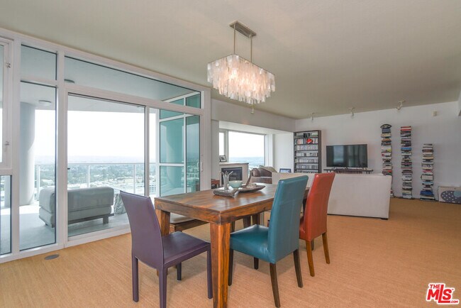 Foto del edificio - 13600 Marina Pointe Dr