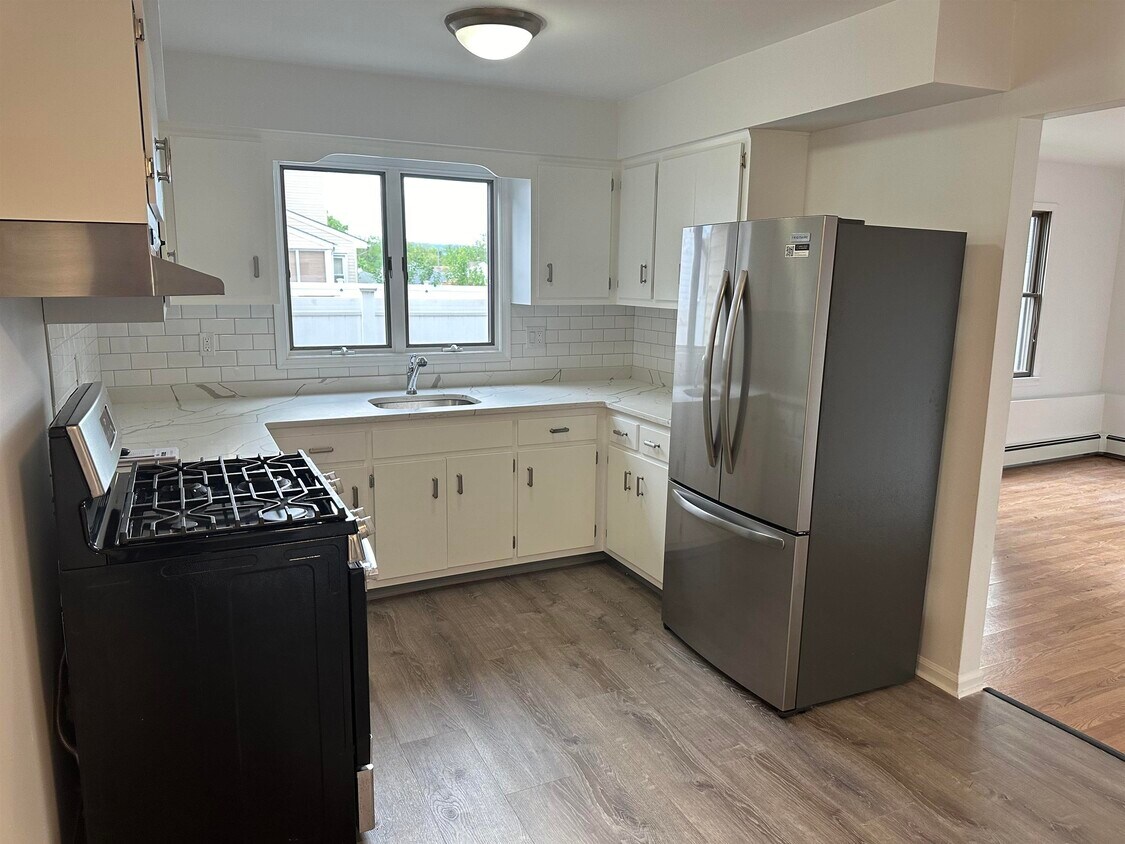 41 Kipp Ave, Elmwood Park, NJ 07407 House Rental in Elmwood Park, NJ