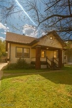 Building Photo - 9504 Cardwell Ave