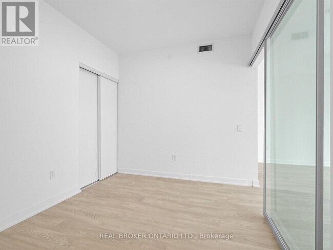 Building Photo - 634 Church St