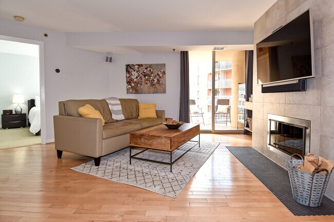 Foto del edificio - 7500 Woodmont Ave