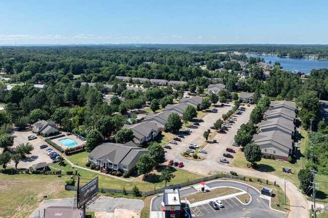 Aerial Photo - Dogwood Lakes
