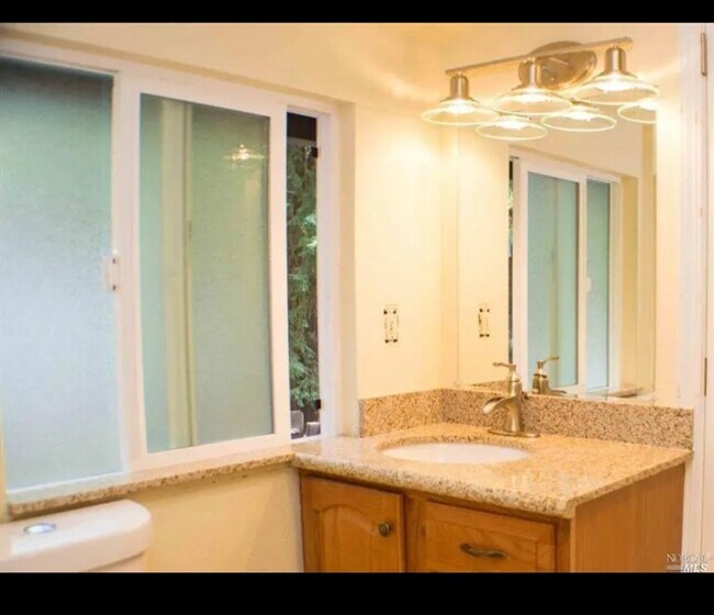 Foto del edificio - 15360 Willow Rd