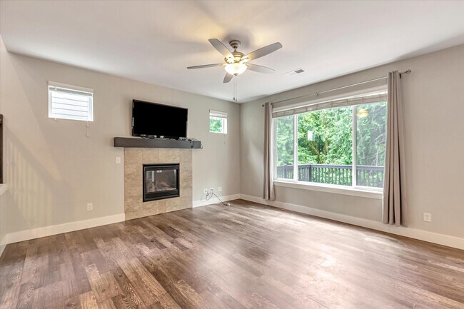 Building Photo - 2306 Cady Dr