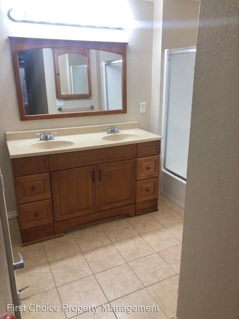Building Photo - 4 br, 3 bath House - 5060 Pearblossom Drive