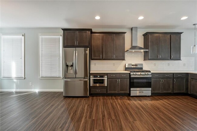Building Photo - 754 Dunlop Way