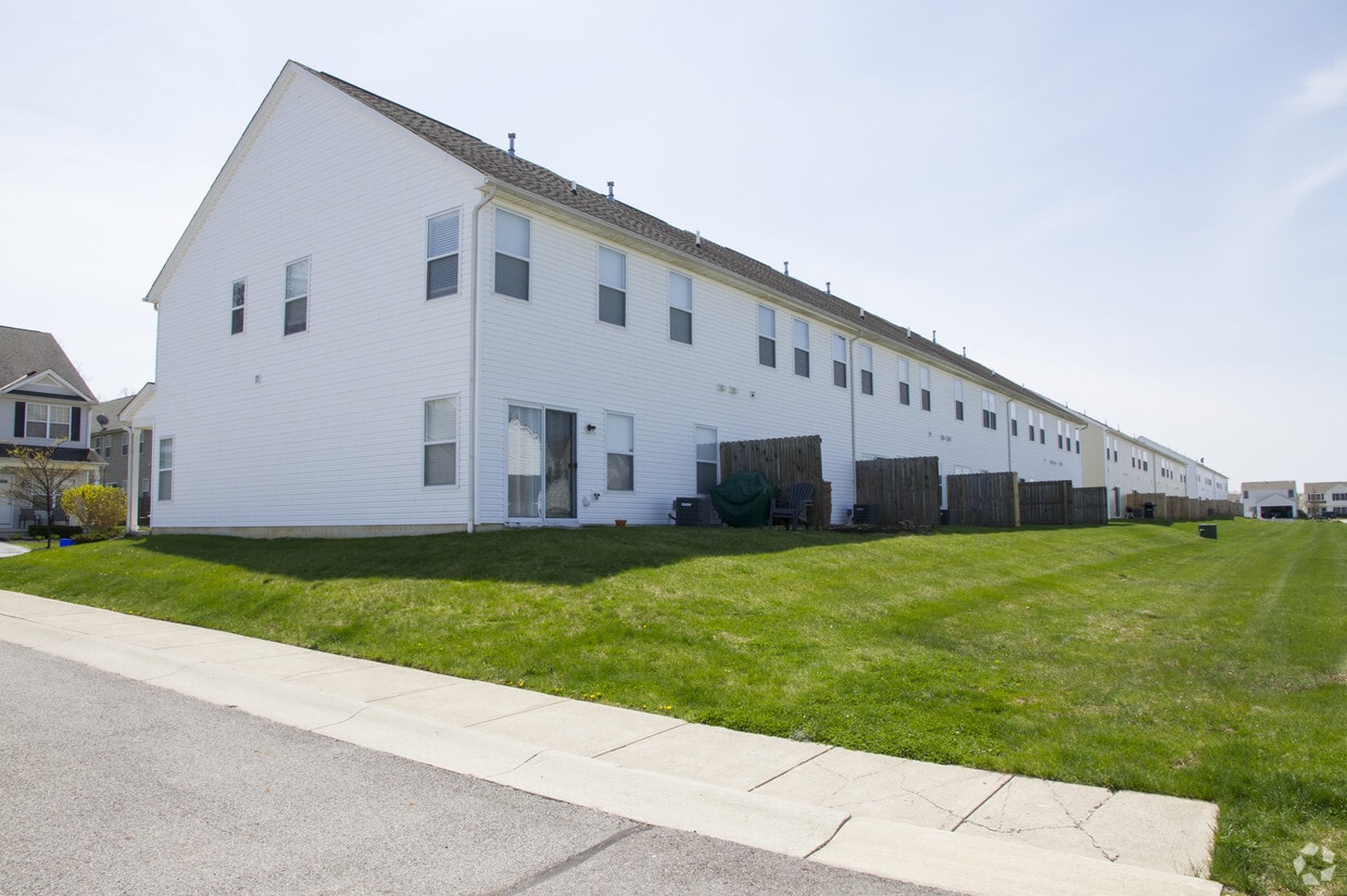 Building Photo - Townes At West Albany