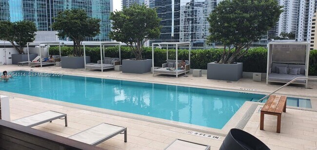 Foto del edificio - 1300 Brickell Bay Dr