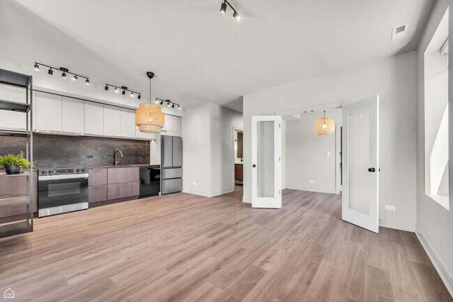 Foto del edificio - 3701 W Dickens Ave