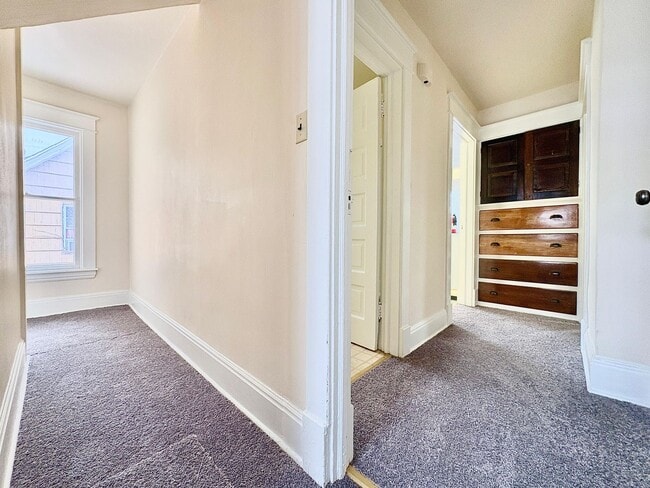 Building Photo - 1425 Miami St