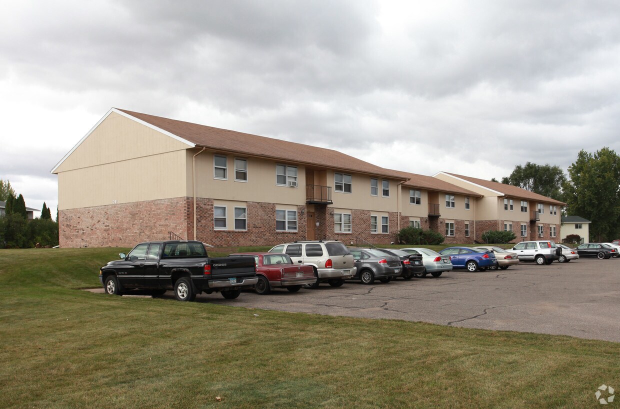 University Village 10111041 State St River Falls, WI Apartments